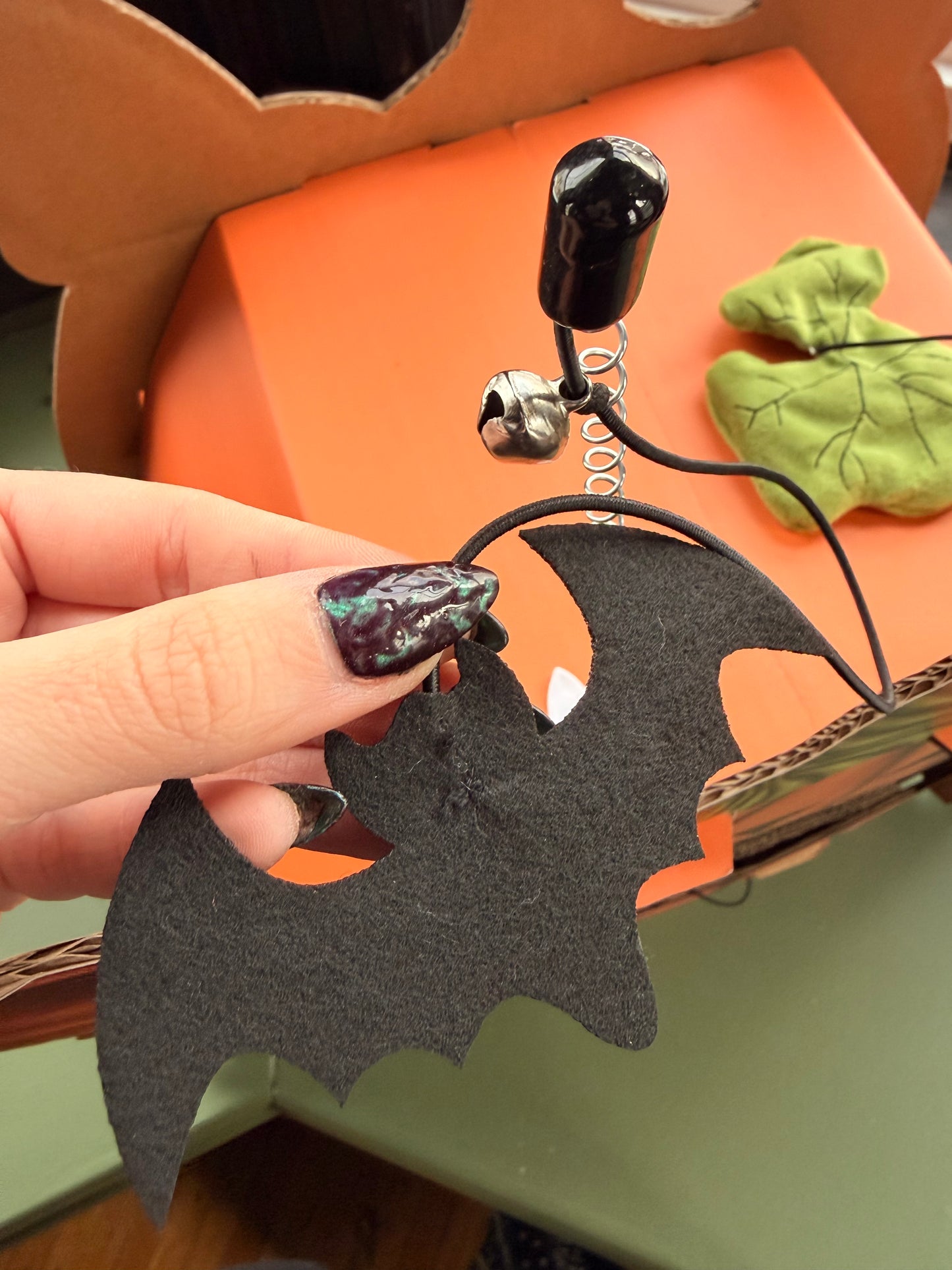 Cat'o'Lantern Cat Scratcher Pumpkin