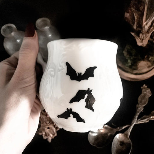 Painted „Freaking bats“ Mug